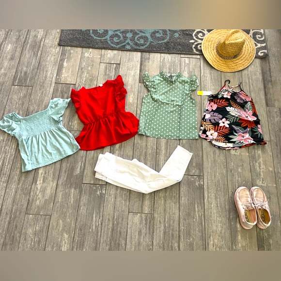 Perfect for back to school 4 piece shirt set!  3 of the 4 have never been worn! - Picture 1 of 12